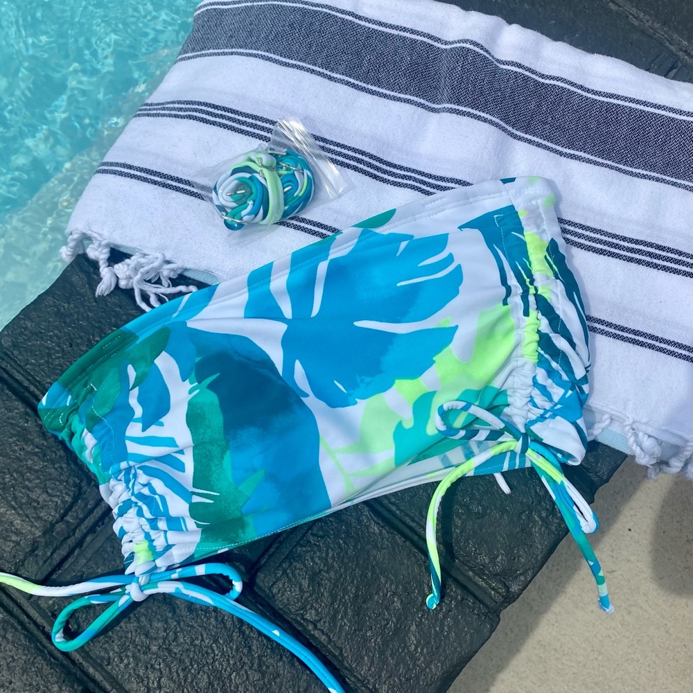 brand TARGET / size S / color BLUE GREEN & WHITE